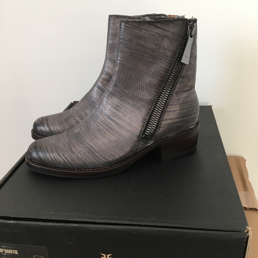 NWB! Frye Demi ZIP Bootie, Pewter, NIB